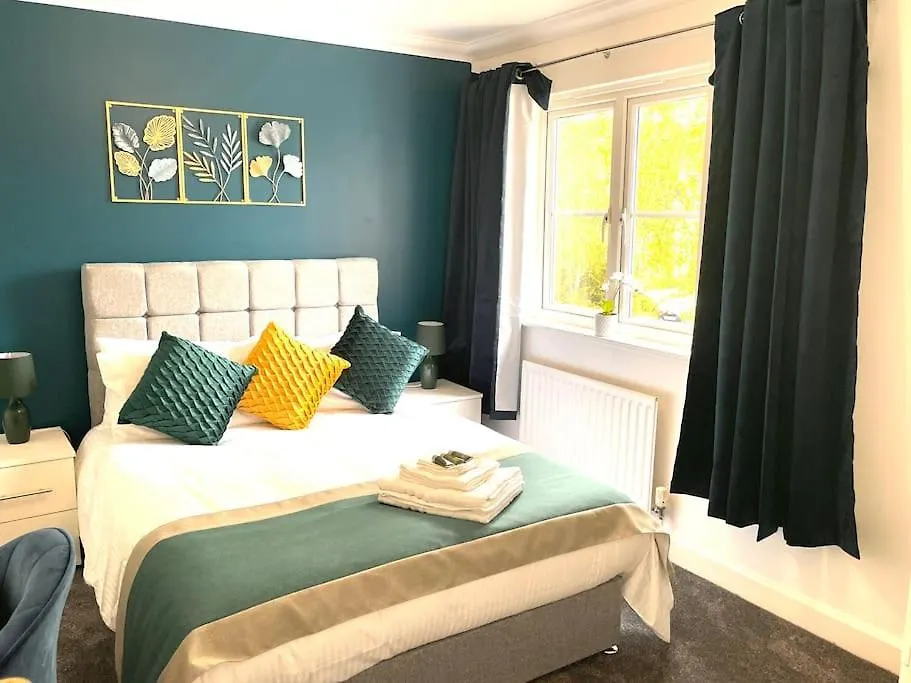 The Woodlands, Shortstay, Ideal For Families, Relocation, Contractors, Travel Stay Horley