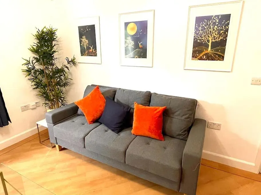 Holiday home The Woodlands, Shortstay, Ideal For Families, Relocation, Contractors, Travel Stay Horley