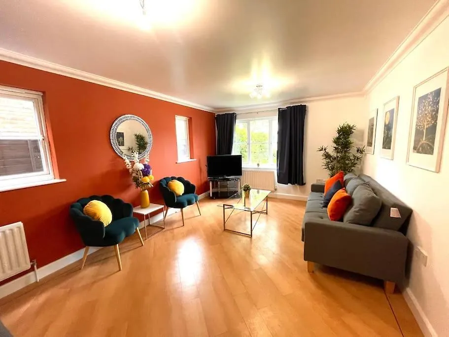 The Woodlands, Shortstay, Ideal For Families, Relocation, Contractors, Travel Stay Horley