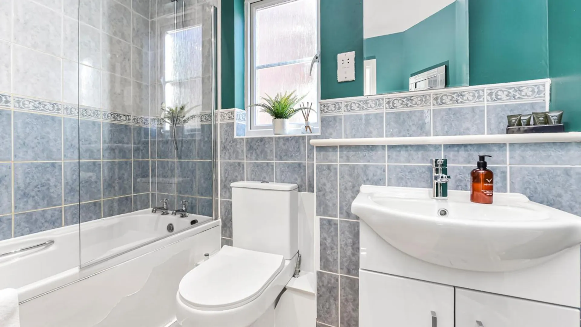 Holiday home The Woodlands, Shortstay, Ideal For Families, Relocation, Contractors, Travel Stay Horley