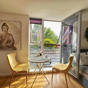 Studio Private Apartment